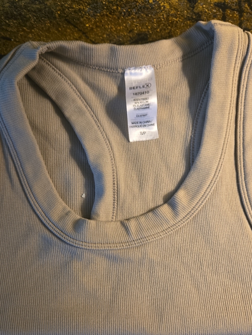 4 Tops - Picture 3 of 4